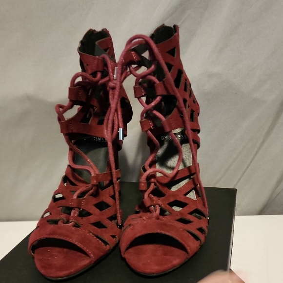 Guess Red Heels with Intricate Cut-Out Design - Picture 7 of 9
